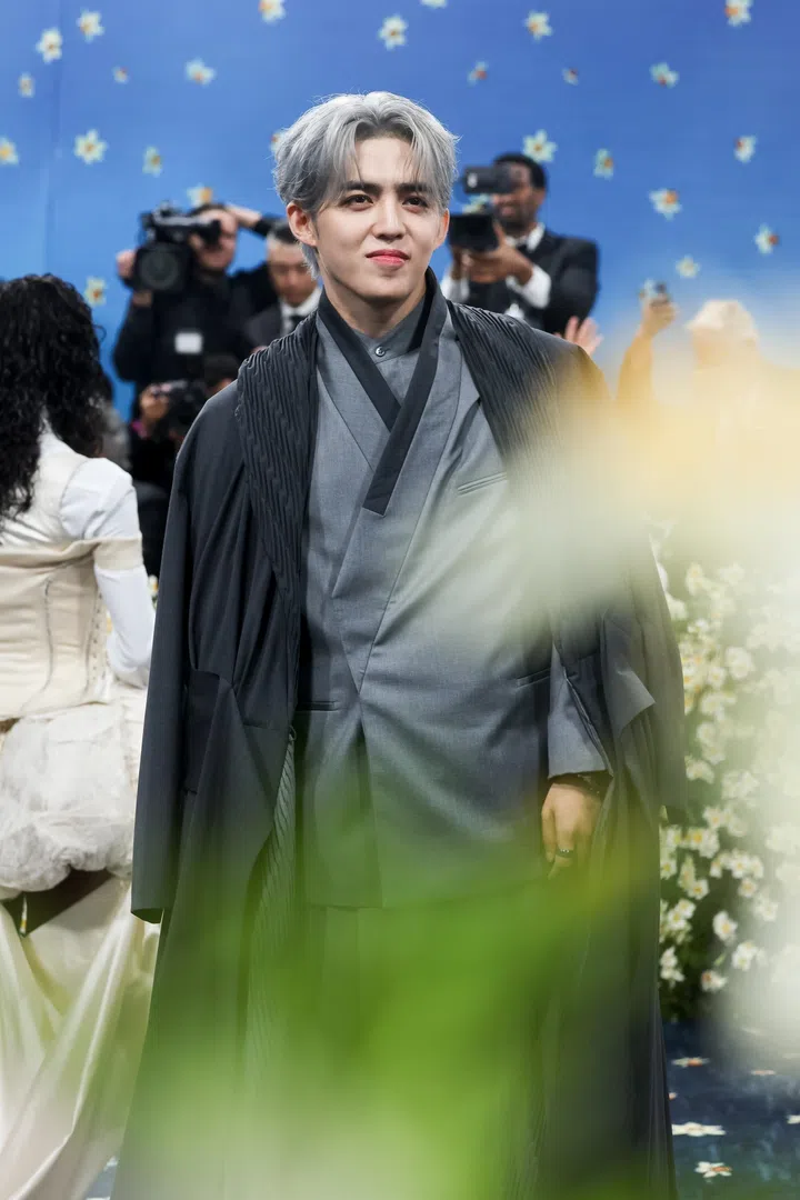 Manhattan, NY  - The Metropolitan Museum of Art’s Costume Institute Benefit kicks off the opening of “Superfine: Tailoring Black Style,” celebrating the influence of Black dandyism on fashion and culture. The event brings together fashion icons and dignitaries to honor the rich history and contributions of Black style. The evening features a blend of glamour and cultural significance, marking a milestone in fashion history.

Pictured: guest

BACKGRID USA 5 MAY 2025 

BYLINE MUST READ: BFA.com / BACKGRID

USA: +1 310 798 9111 / usasales@backgrid.com

UK: +44 208 344 2007 / uksales@backgrid.com

*UK Clients - Pictures Containing Children
Please Pixelate Face Prior To Publication*