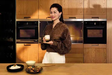 serene-tan-in-sentosa-cove-kitchen-enjoy-cooking-v-zug-ovens