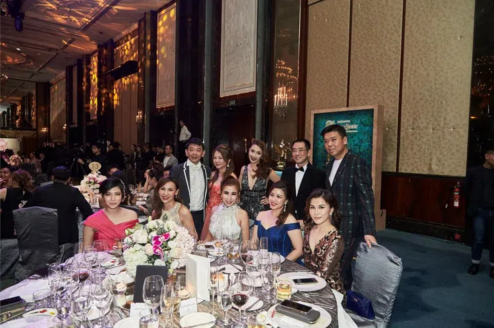 Benny Ng, Angela Ng, Jacqueline Wang, Anthony Yong, Kelvin Lim, Jilly Wang, Siow Yin Yin, Sammi Lim, Carol Shieh & Pek Lay Peng