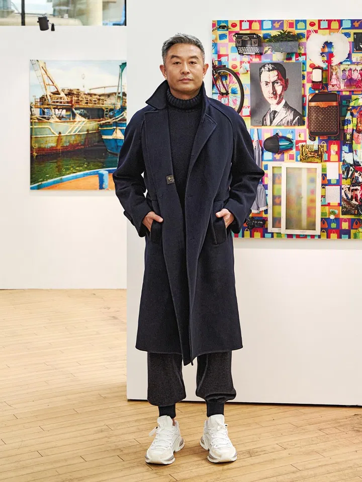 羊绒衫、羊绒休闲裤和羊毛大衣/Loro Piana。