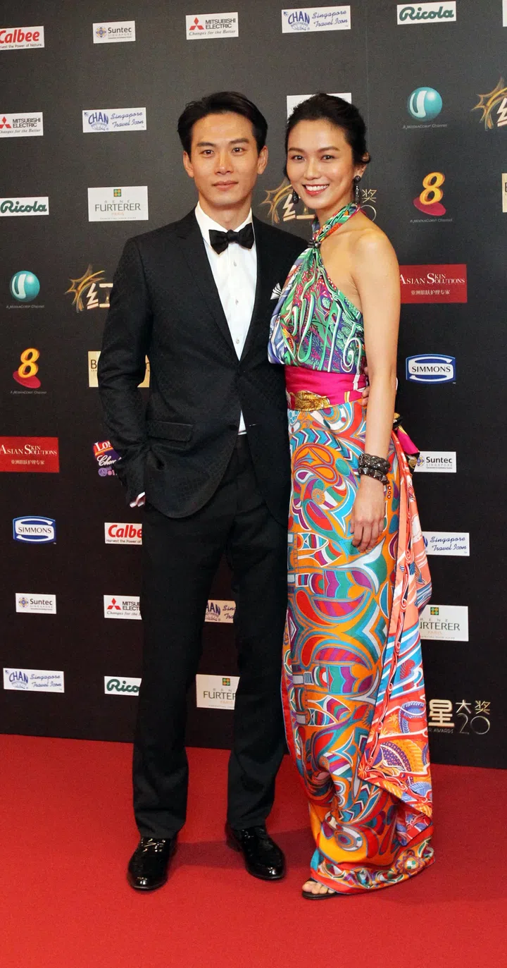 新传媒电视《红星大奖20》第二场颁奖典礼于2014年4月27日在新达新加坡会议与博览中心举行。戚玉武与白薇秀甜蜜亮相。