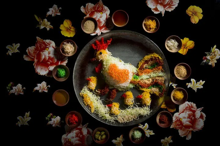 fortune-gold-flakes-yu-sheng-kanpachi-salmon-and-crispy-fish-skin
