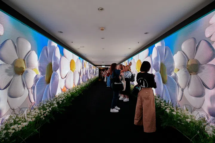 G-DRAGON Media Exhibition: Übermensch