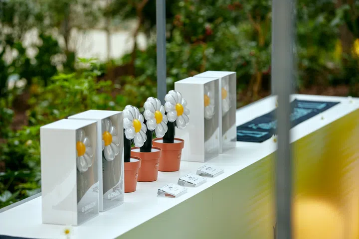 G-DRAGON Media Exhibition: Übermensch