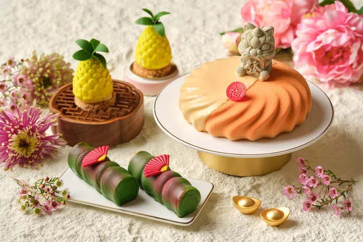 The Fullerton Hotel Singapore, Chinese new year, Chinese new year snacks, Chinese new year goodies, cakes
