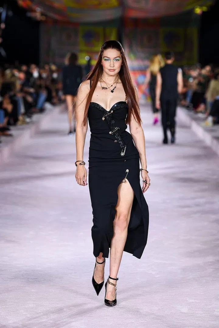 Versace 2022春夏系列