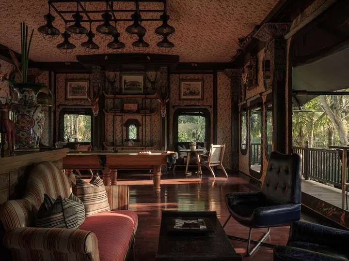 乌布嘉佩乐(Capella Ubud)的奢营都有独特的个性和相匹配的古董，感觉像是来到非洲旷野。