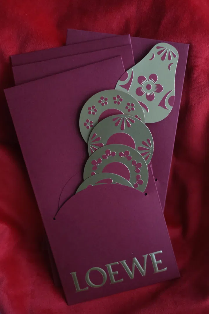Loewe, Ang Bao, Chinese New Year