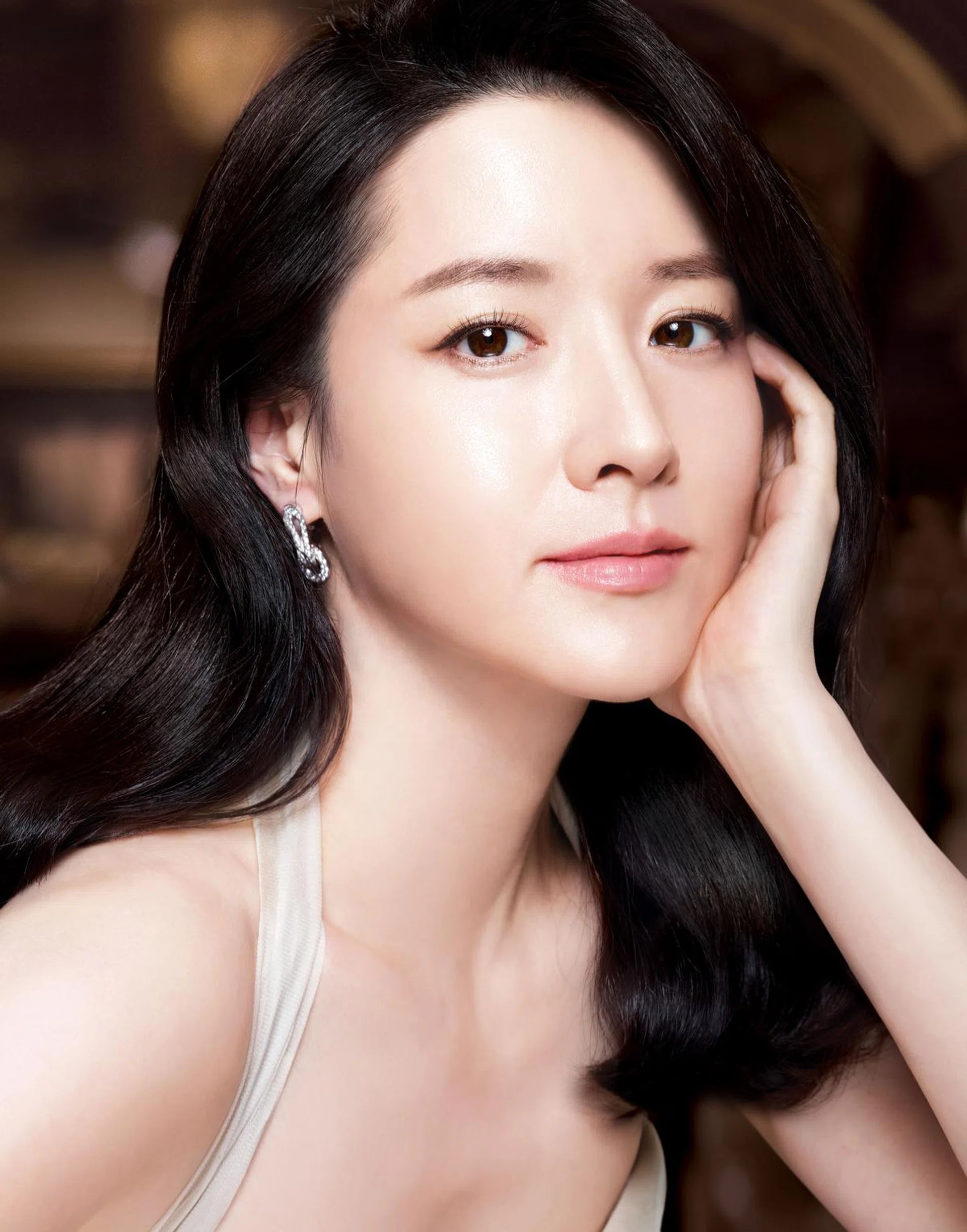 素有“氧气美女” 之称的韩国女星李英爱，是还幼系列的代言人。