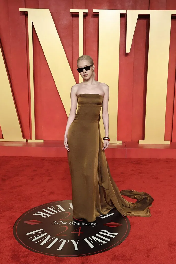 BEVERLY HILLS, CALIFORNIA - MARCH 10: Rosé attends the 2024 Vanity Fair Oscar Party Hosted By Radhika Jones at Wallis Annenberg Center for the Performing Arts on March 10, 2024 in Beverly Hills, California. (Photo by Jamie McCarthy/WireImage)