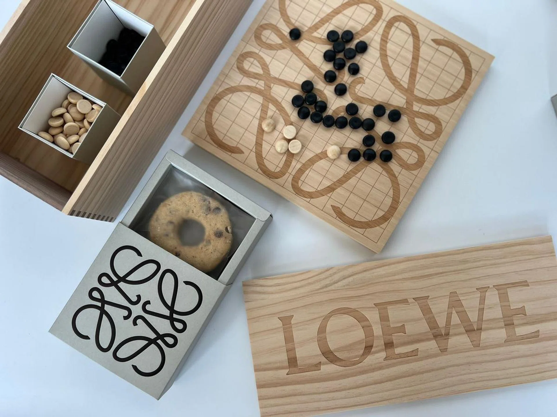 Mooncakes, Mid-autumn festival, luxury brands, luxury brand mooncake gift box, VIP gifts