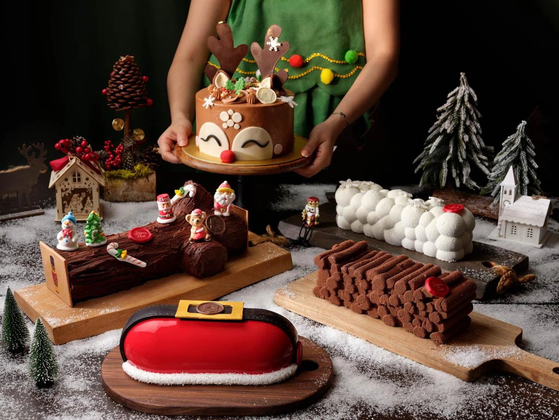 Christmas 2022, Christmas, Christmas Log Cakes, Log cakes, Logcake, Cakes, Festive treats, Gourmet, Food, Lifestyle