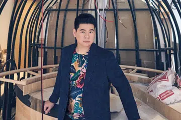 BORN, Zor Tan