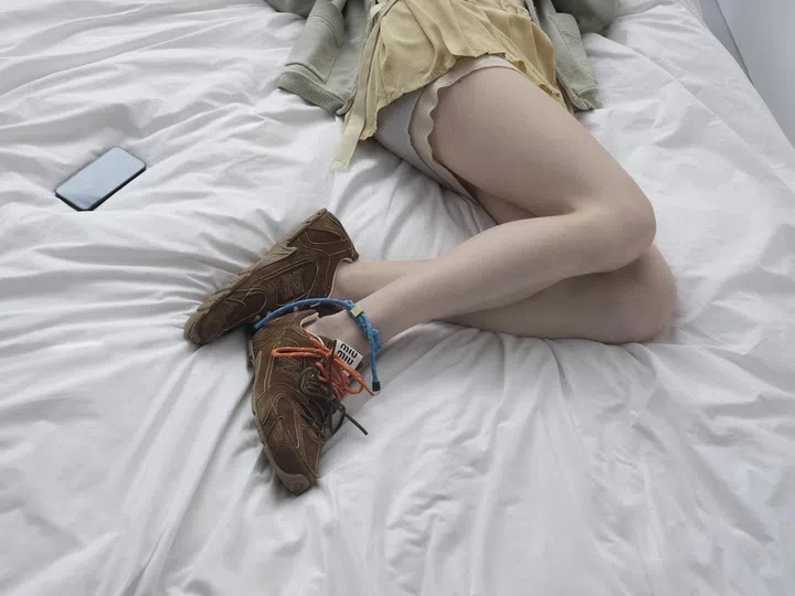 New Balance X Miu Miu 联名系列 (Photo Courtesy of Miu Miu)