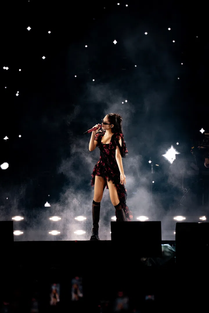 jennie,alexander mcqueen, blackpink deadline world tour