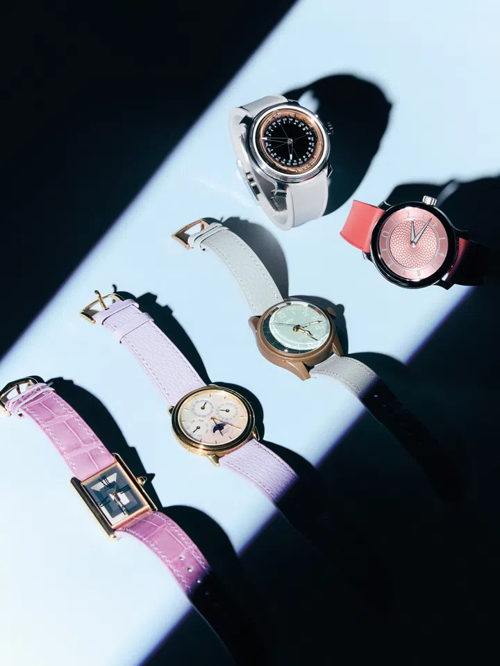 卡地亚Tank Louis Cartier腕表; 爱彼Quantieme Perpetuel腕表型号25661/002 BA; 豪利时大表冠指针式日历青铜腕表; Ming 19.02 WorldTimer世界时间腕表; Ming 17.06 Copper腕表。