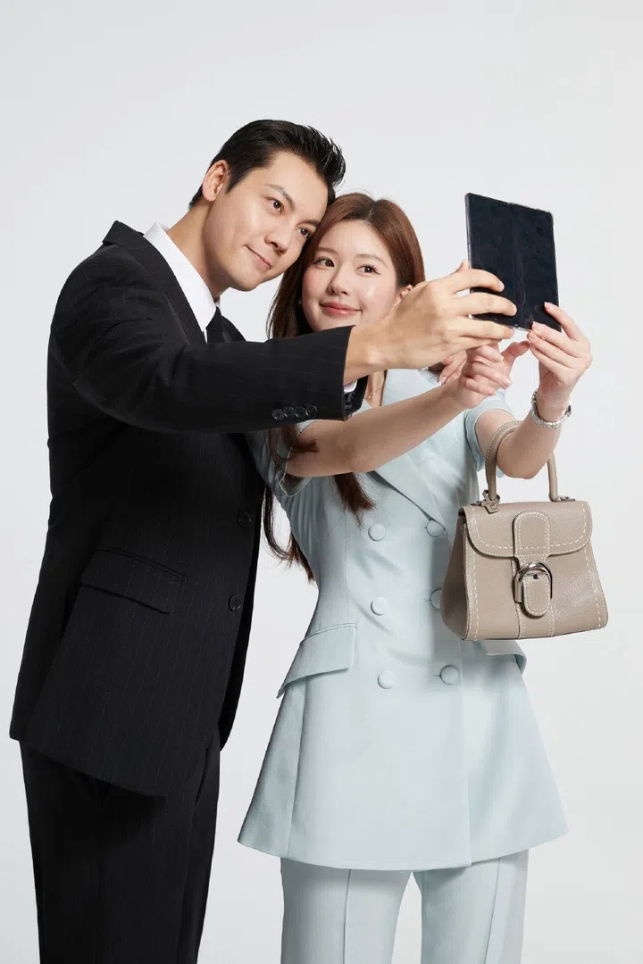 《许我耀眼》赵露思 Zhao Lusi Love’s Ambition Style Looks 