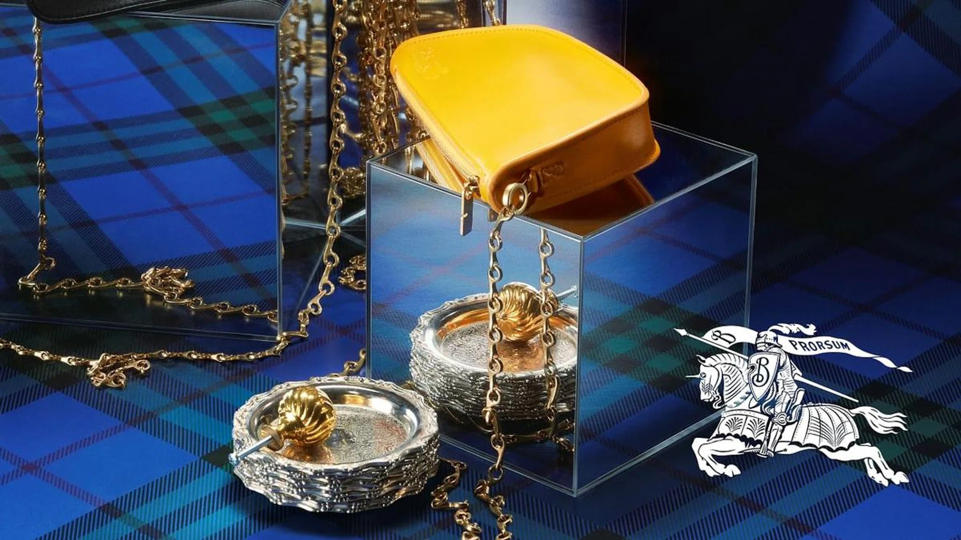 Burberry Holiday Collection,Daniel Lee