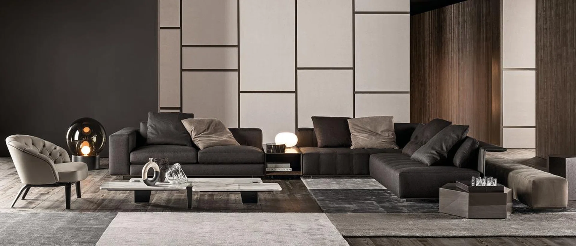 将Duvet、Tailor和Tailor Wing沙发互相组合搭配，体现Freeman系列“自由人”的精神。