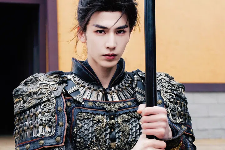 张凌赫, 逐玉, 《逐玉》张凌赫8大必知事：胖子的逆袭、昵称“牛牛”的爆笑由来