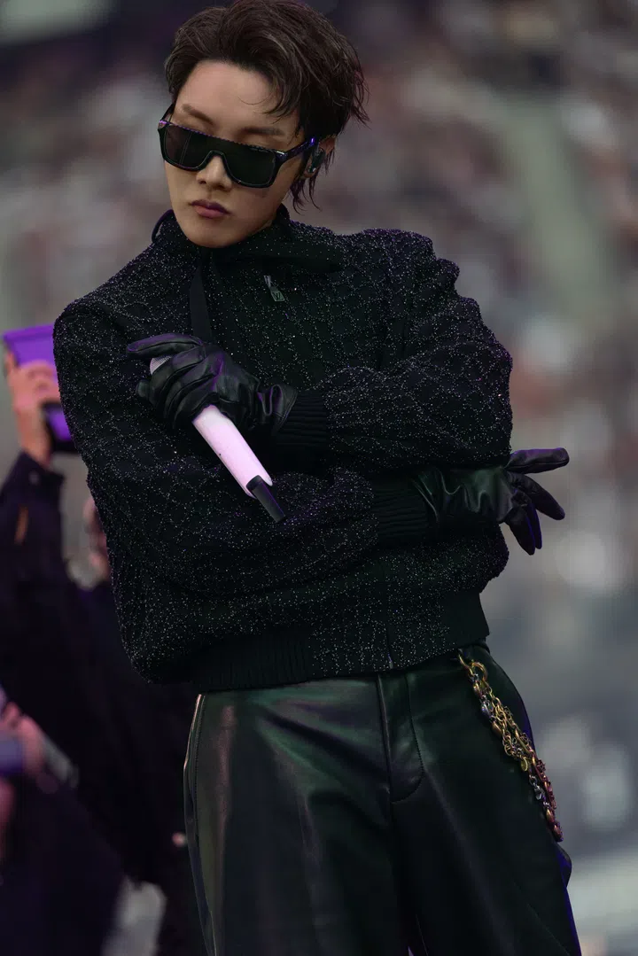 Louis Vuitton, j-hope, BTS Arirang world tour