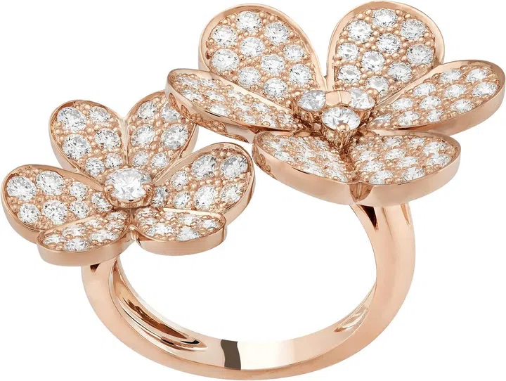Frivole Between the Finger Ring, rose gold, round diamonds; diamond quality DEF, IF to VVS.