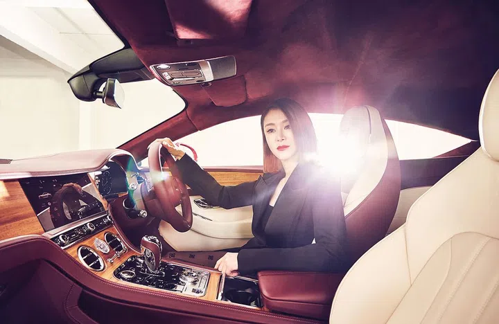 姚婧（Yoyo Yao）对车子的要求是车外形、内饰细节，以及好操控，认为最理想的车应该具备漂亮的车形，精致的内饰，人性化的性能，以及简易的操控设计。