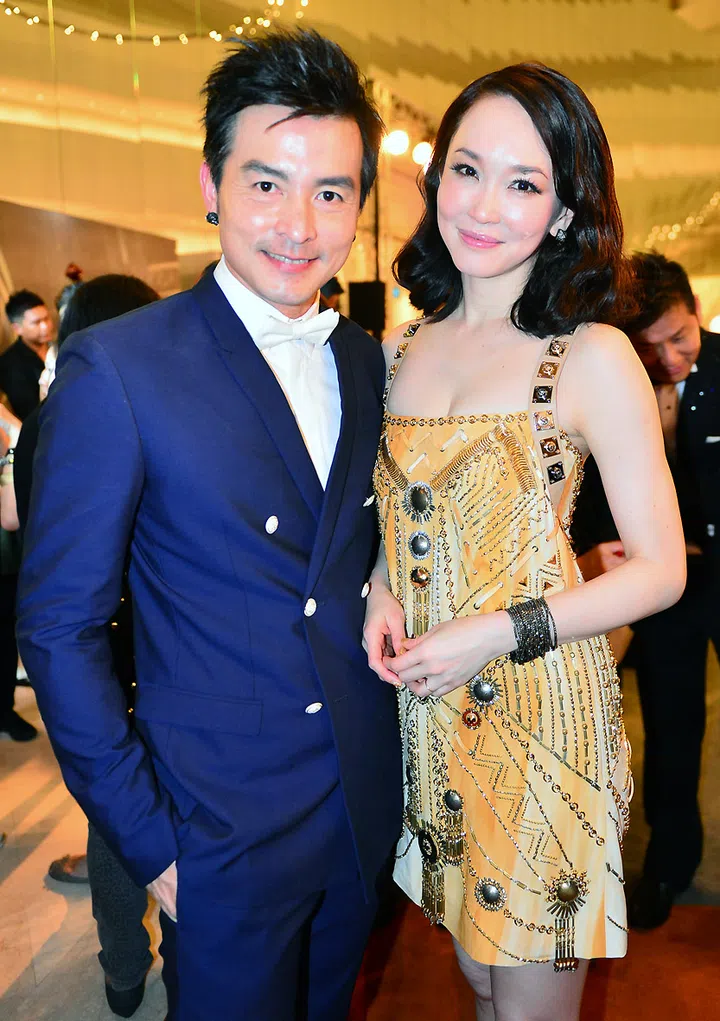 新传媒“红星大奖2013”颁奖典礼。新传媒艺人二姐范文芳和阿哥李铭顺。