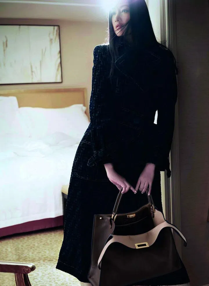 Cover story, Model, Celebrity, fashion