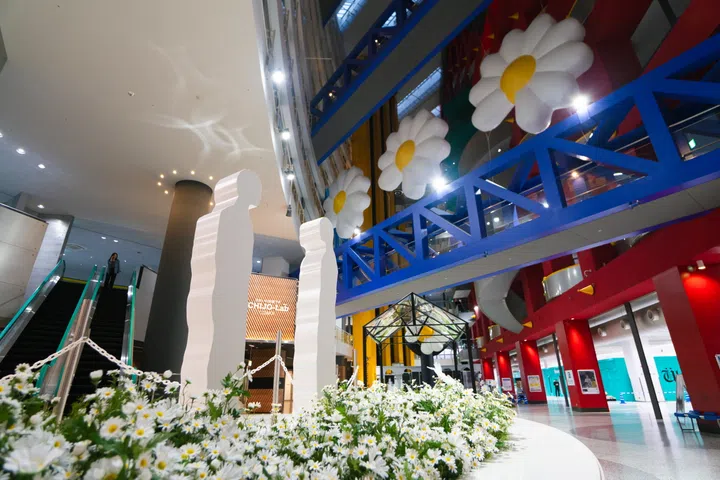 G-DRAGON Media Exhibition: Übermensch