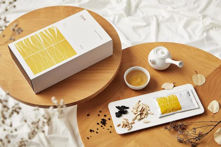 田原香滴鸡精采用独立包装，只要加热即可以饮用，不但方便又卫生。