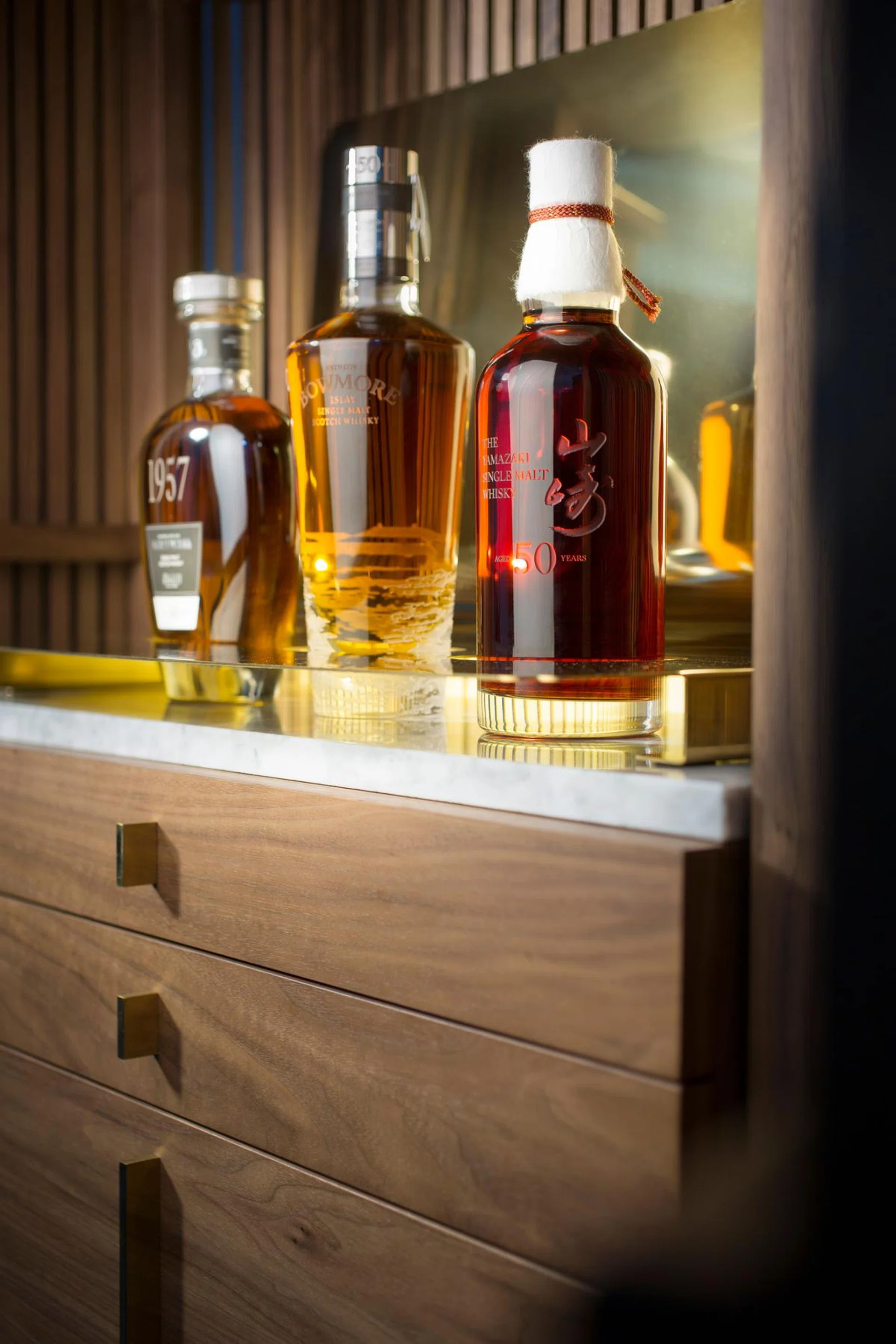 酒商Beam Suntory限量推出四套三瓶装的SG50 Trilogy酒酿。