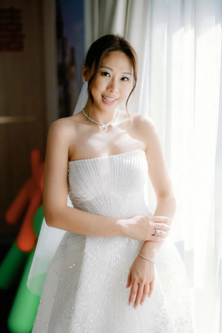 Sophia第二套婚纱来自The Ivory Bridal代理的Georges Hobeika礼服。