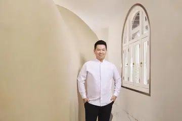Born, Zor Tan