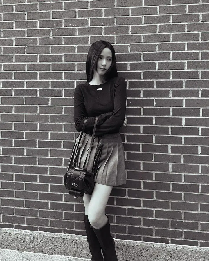 Kim Jisoo ©sooyaaa__