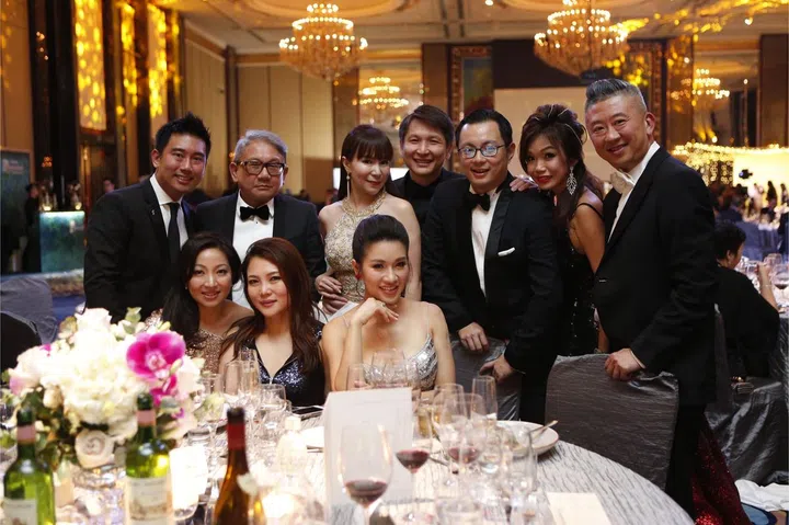 Dr Calvin Chan, Mark Poh, Joyce Lee, Edlan Chua, Kenneth Tan, Sylvia Loi, Loi Pok Yen, Shenise Wong, Wendy Poh & Lock Ching Yuen
