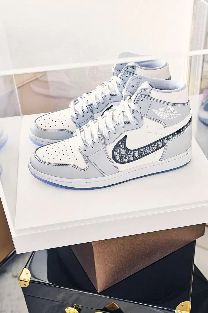 2020年发行的Dior x Nike Air Jordan 1 限量球鞋