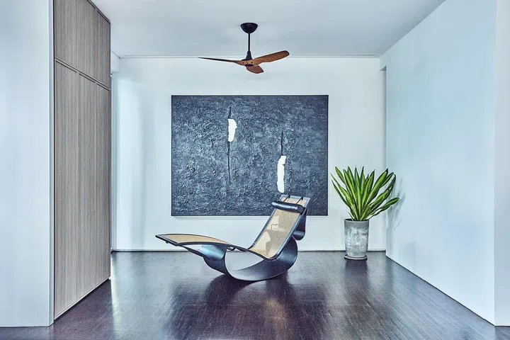 富有设计感的躺椅凸显主人的不凡品味。