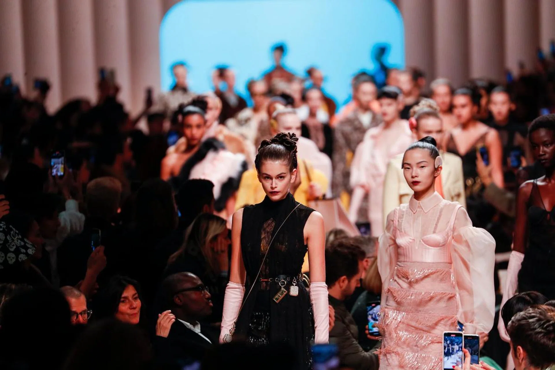 Fendi 2020年秋冬系列。照片：Showbit