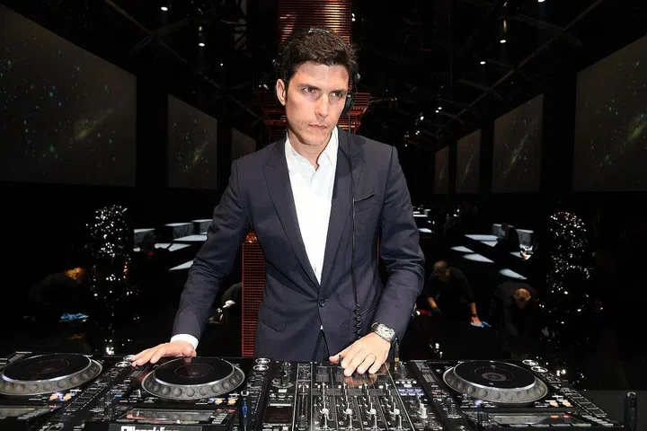 ROME, ITALY - JUNE 28: Graziano della Nebbia performs during BVLGARI Dinner & Party at Stadio dei Marmi on June 28, 2018 in Rome, Italy.  (Photo by Daniele Venturelli/Daniele Venturelli/Getty Images for Bvlgari )