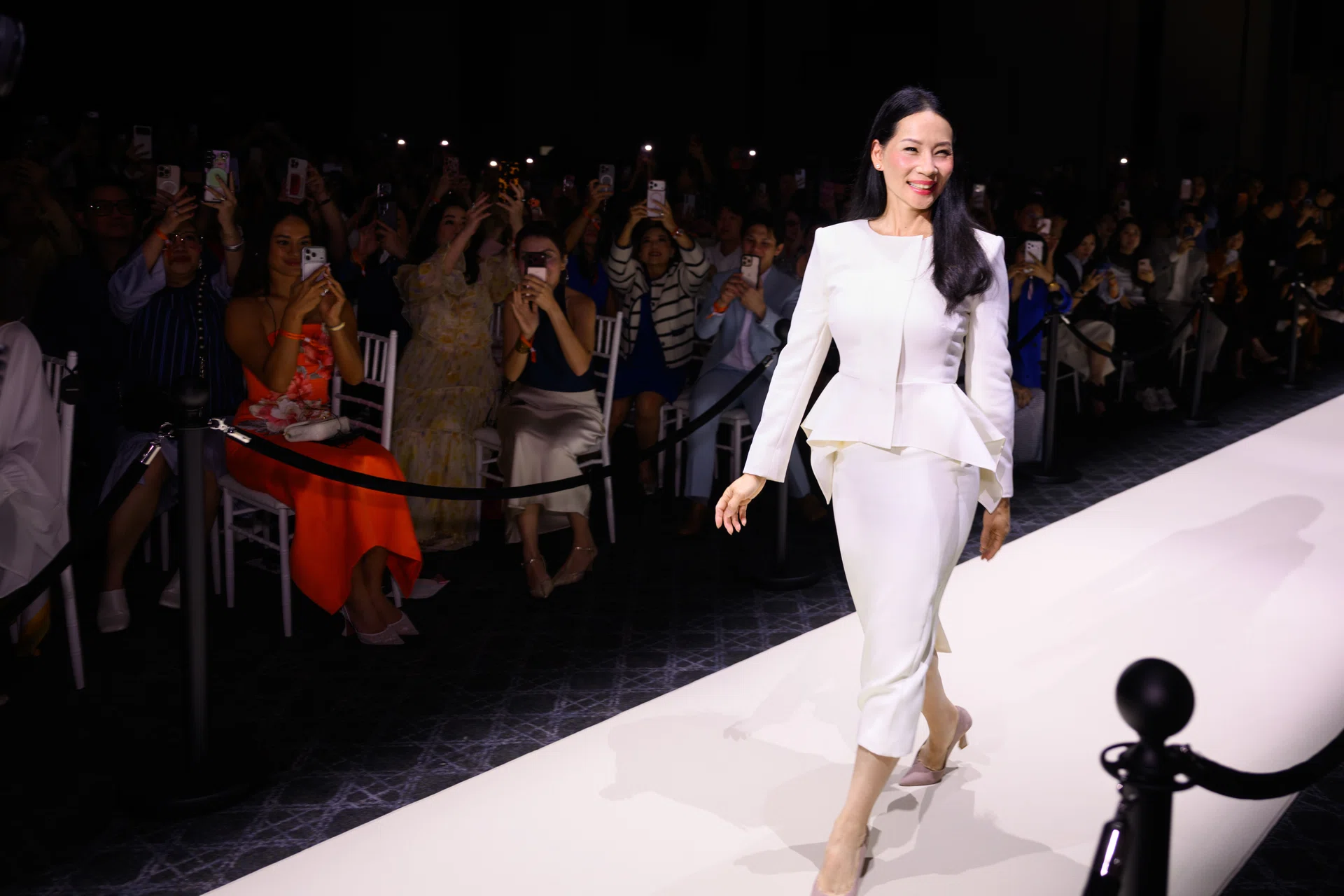 刘玉玲, Lucy Liu, 麦施美学, Merz Aesthetics, 自信美, Proudly Becoming, 耀见真我
