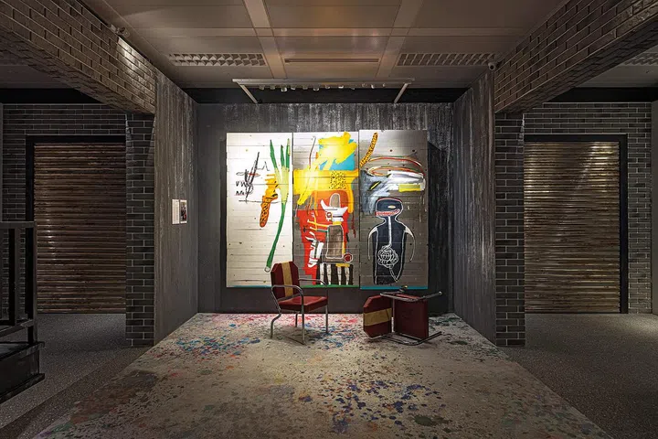 让-米歇尔·巴斯奇亚(Jean-MichelBasquiat)的油画“Untitled”创下苏富比拍卖纪录。Photo Courtesy of Sotheby’s。