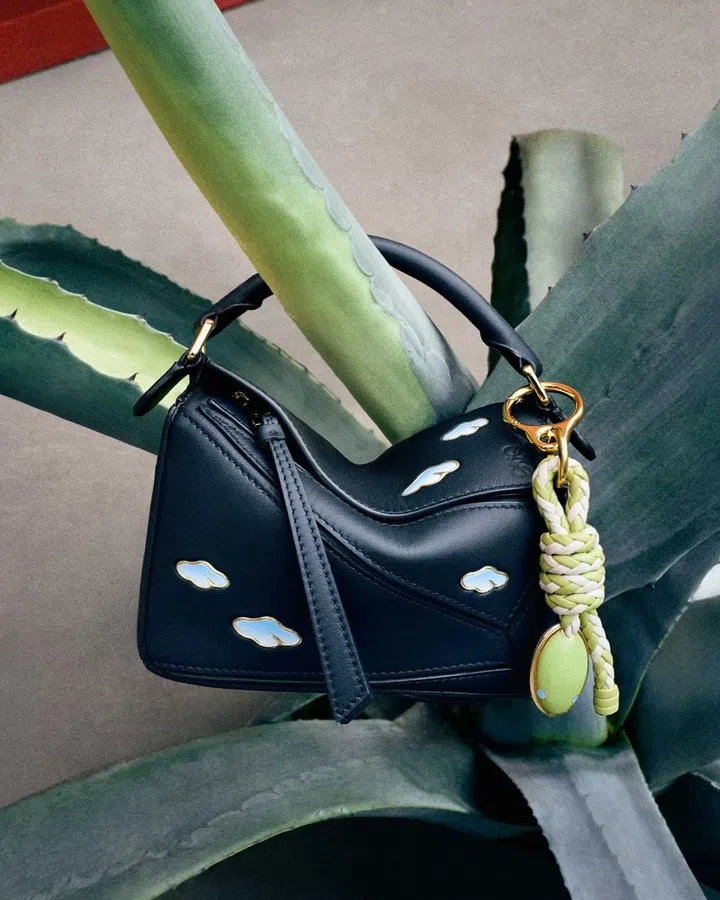 Loewe农历新年系列Puzzle手袋。Photo Courtesy of Loewe 