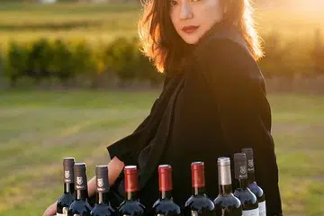 Vicki Zhao, Zhao Wei, Chateau Monlot, Bordeaux, Saint-Emilion, The Fullerton Hotel Singapore, Grand Cru Wines