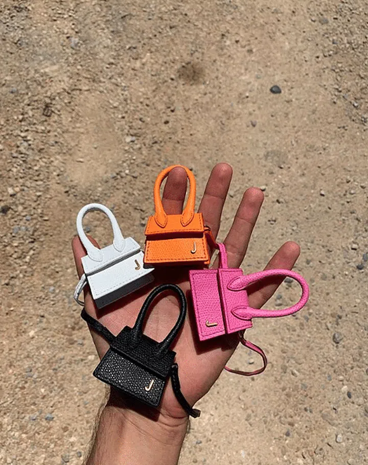 Jacquemus Le Chiquito mini bag。