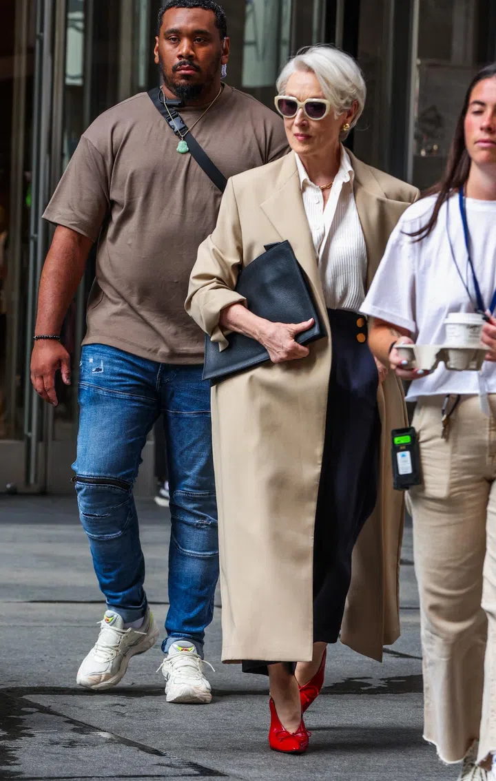 Meryl Streep gets into character as Miranda Priestly while filming scenes for The Devil Wears Prada 2 this morning in New York City.
25 Jul 2025
Pictured: Meryl Streep gets into character as Miranda Priestly while filming scenes for The Devil Wears Prada 2 this morning in New York City.
Photo credit: Eric Kowalsky / MEGA

TheMegaAgency.com
sales@mega.global