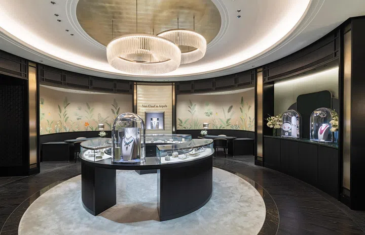 Van Cleef & Arpels, Van Cleef & Arpels ION Orchard boutique, 梵克雅宝, Van Cleef & Arpels Singapore, 梵克雅宝于新加坡开设东南亚首家复式精品店 花园城市中打造诗意绿洲
