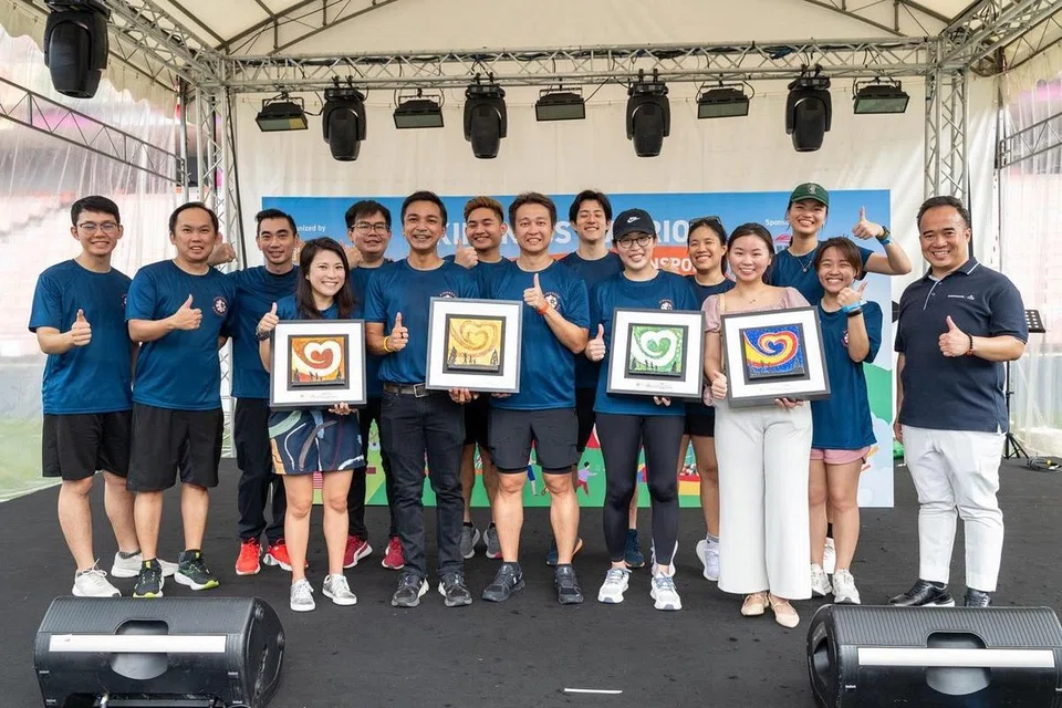 企业赞助商收到由新加坡脑性麻痹联盟(Cerebral Palsy Alliance Singapore)手绘的感谢物品。Photo Credit: Top International Holding