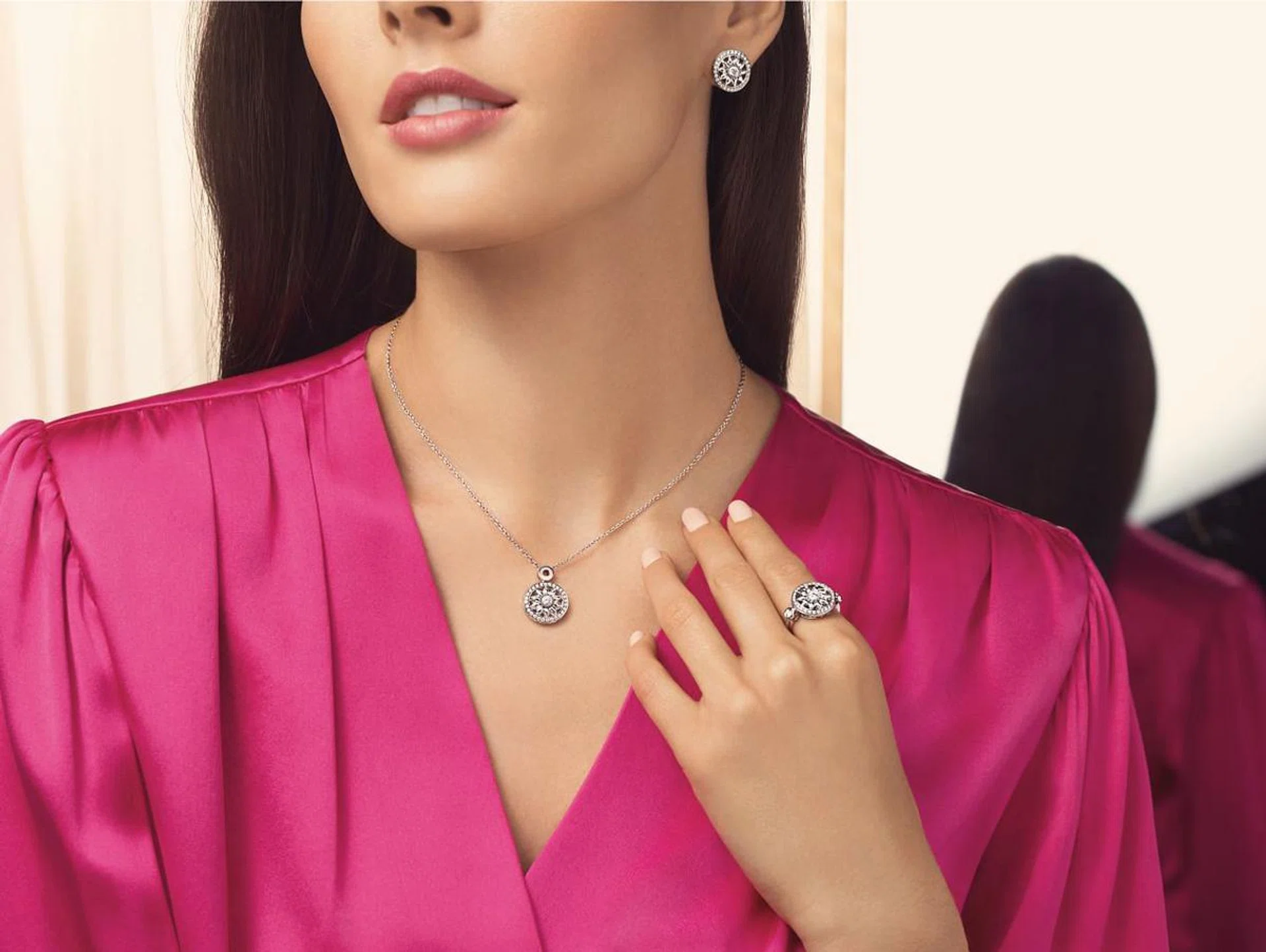 ion orchard, jewellery, high jewellery, watch, new collection, Patek Philippe, Breitling, Panerai, IWC, Dior, Jaeger LeCoultre, Omega, Vacheron Constantin, TAG Heuer, Harry Winston, BVLGARI, Van Cleef & Arpels, Chaumet, Tiffany & Co, Graff, Larry Jewelry