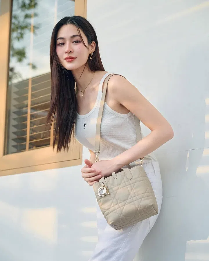 邝玲玲 Ling Ling Kwong @linglingkwong